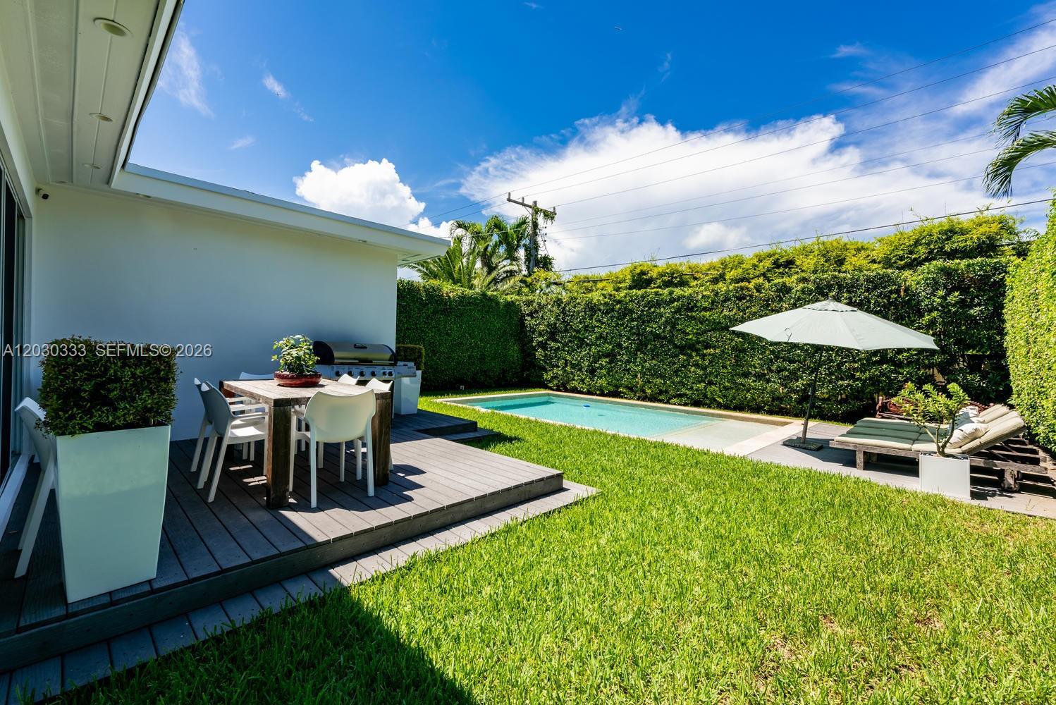 575 W 50th St, Miami Beach FL 33140