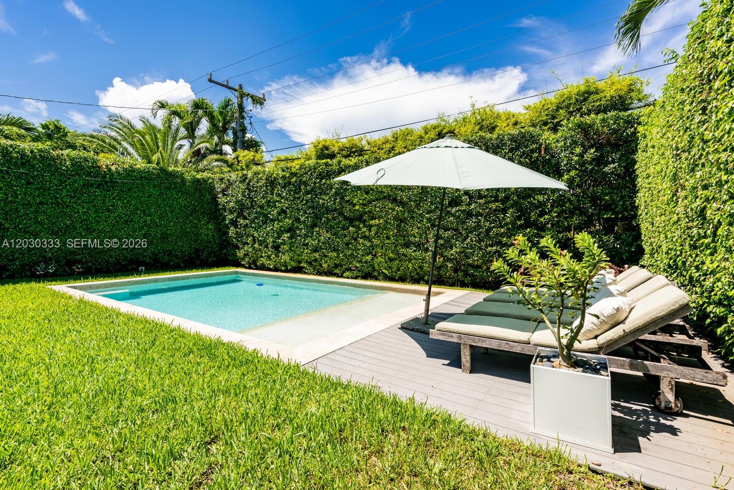 575 W 50th St, Miami Beach FL 33140