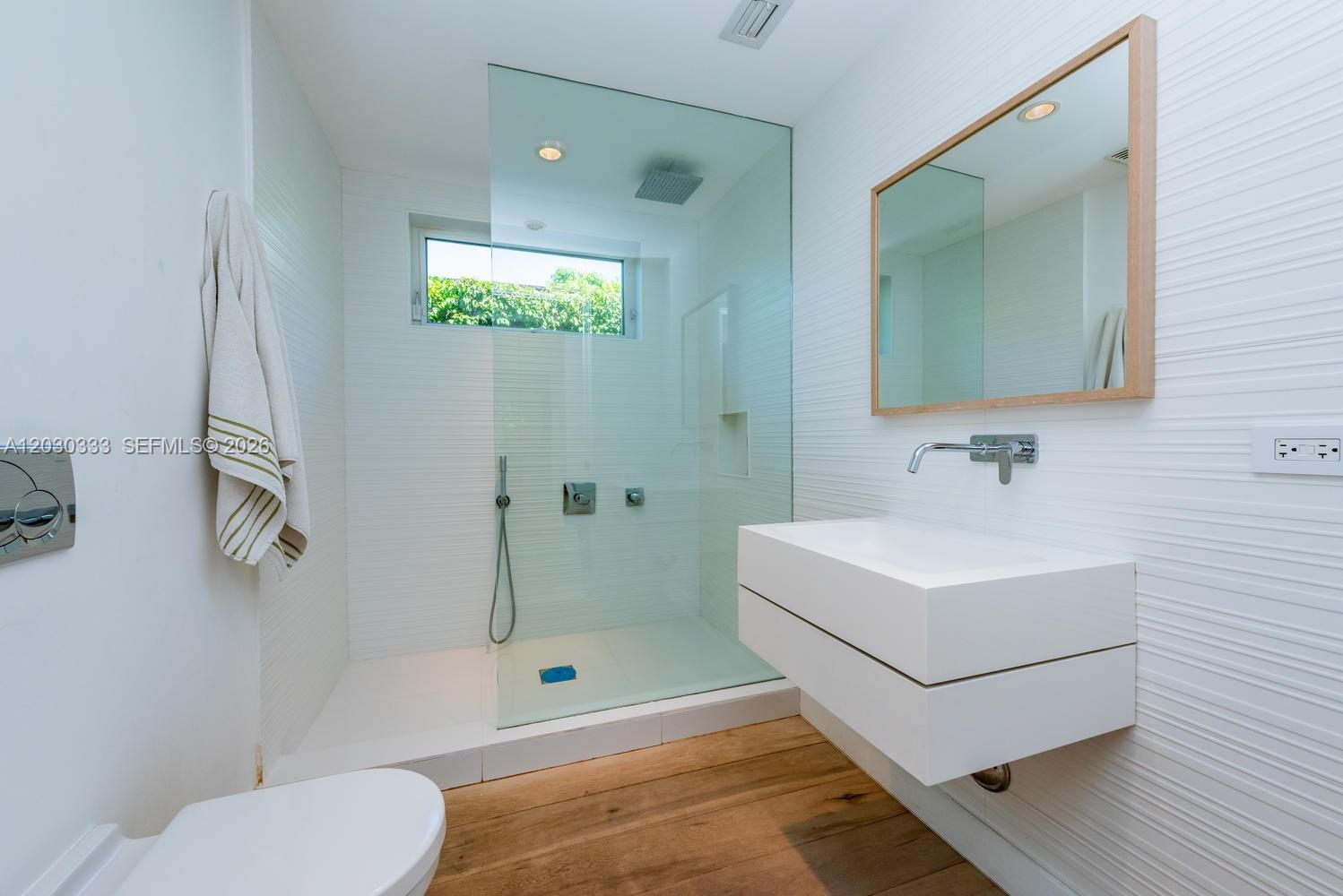 575 W 50th St, Miami Beach FL 33140