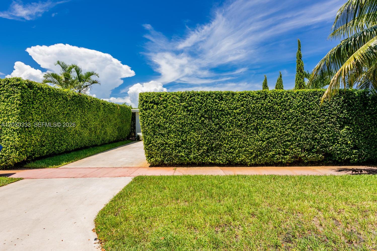 575 W 50th St, Miami Beach FL 33140