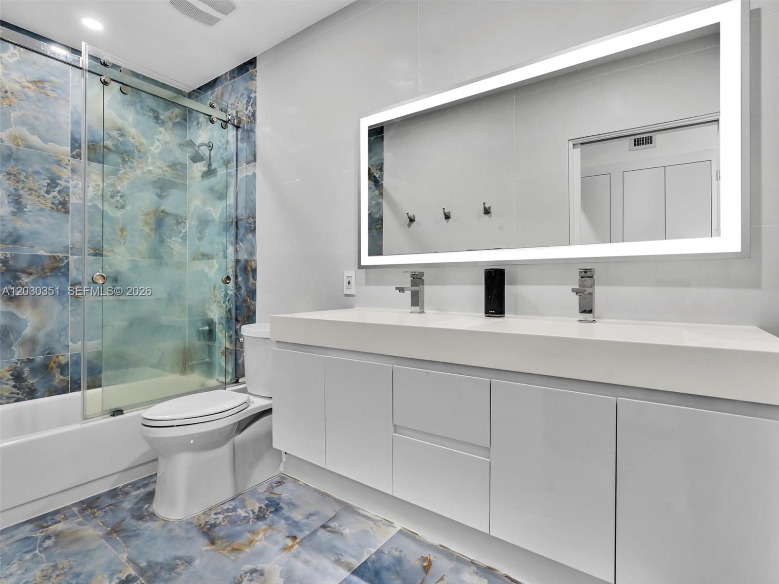 3731 N Country Club Dr #PH-24, Aventura FL 33180
