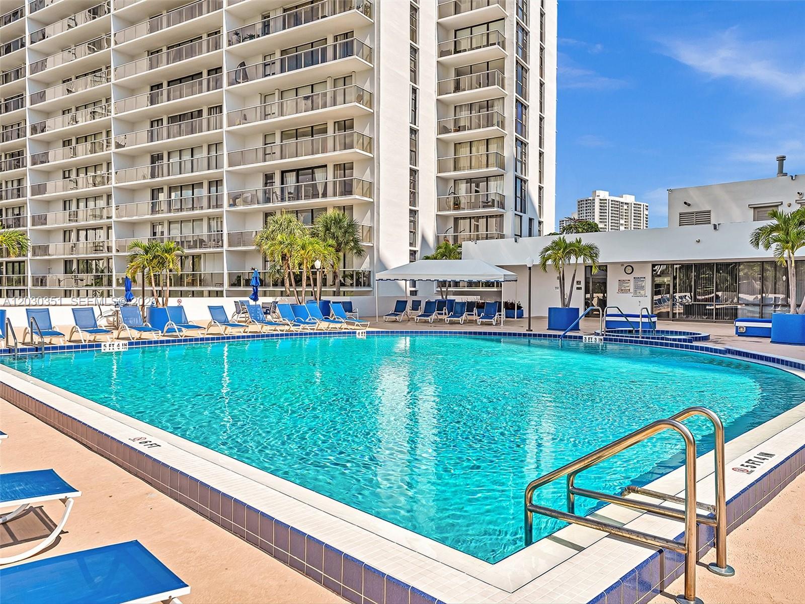 3731 N Country Club Dr #PH-24, Aventura FL 33180