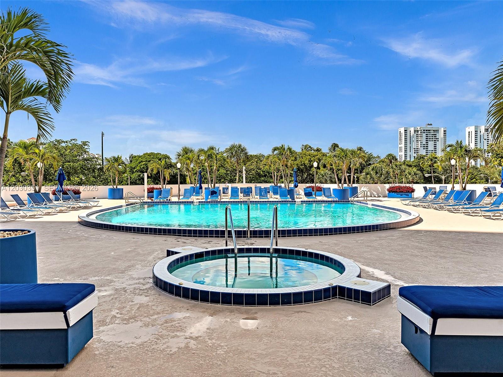 3731 N Country Club Dr #PH-24, Aventura FL 33180