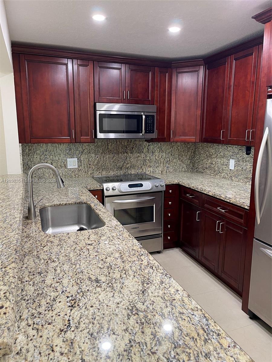 5911 NE 14th Ln #205S, Fort Lauderdale FL 33334