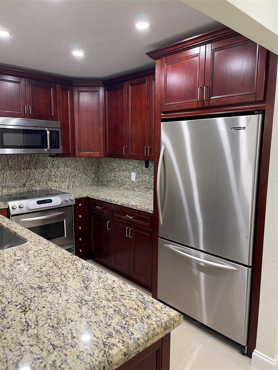 5911 NE 14th Ln #205S, Fort Lauderdale FL 33334
