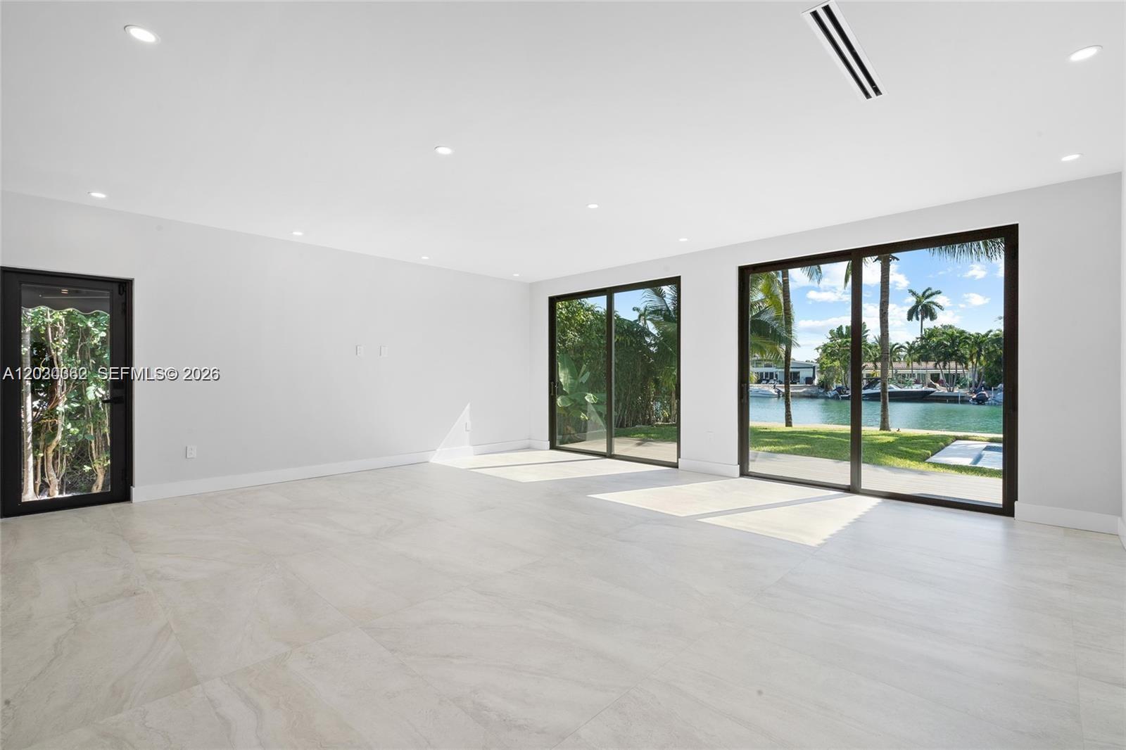 550 S Shore Dr, Miami Beach FL 33141