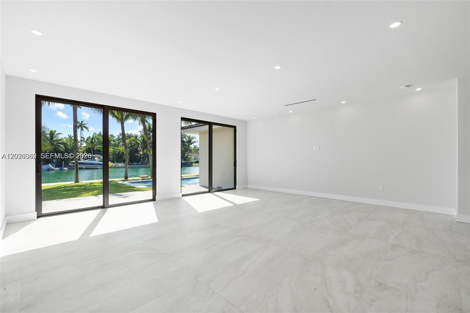 550 S Shore Dr, Miami Beach FL 33141