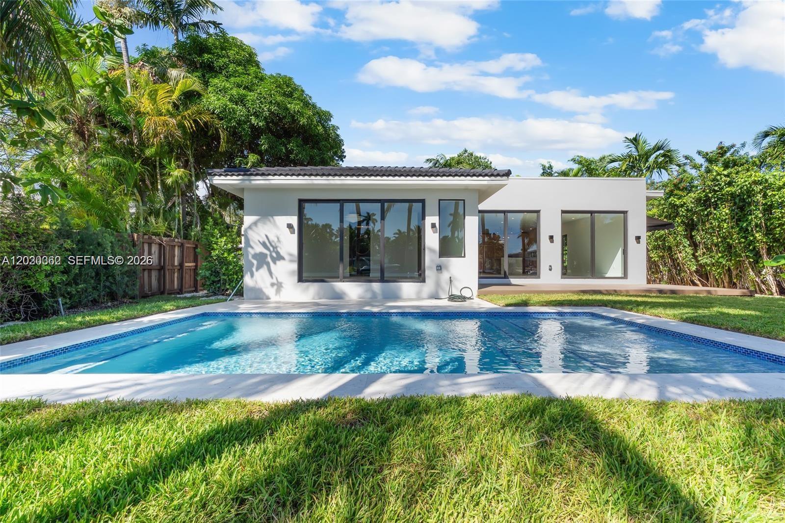 550 S Shore Dr, Miami Beach FL 33141