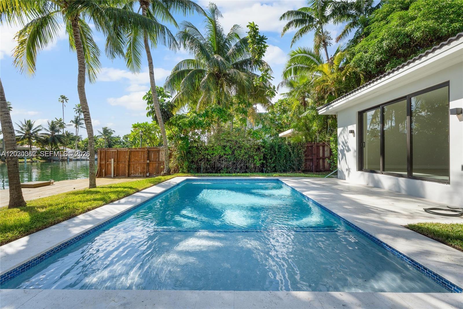550 S Shore Dr, Miami Beach FL 33141