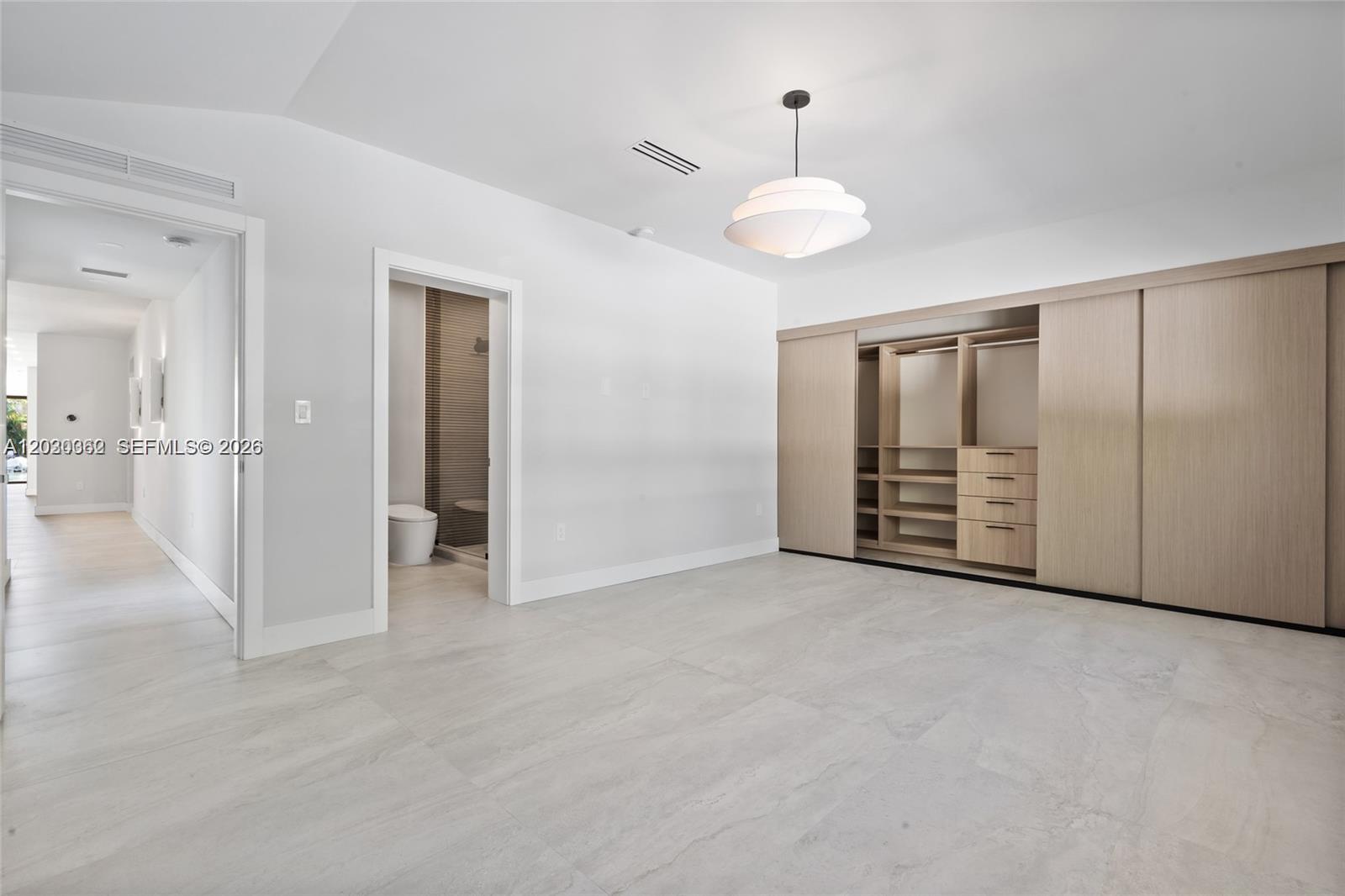 550 S Shore Dr, Miami Beach FL 33141