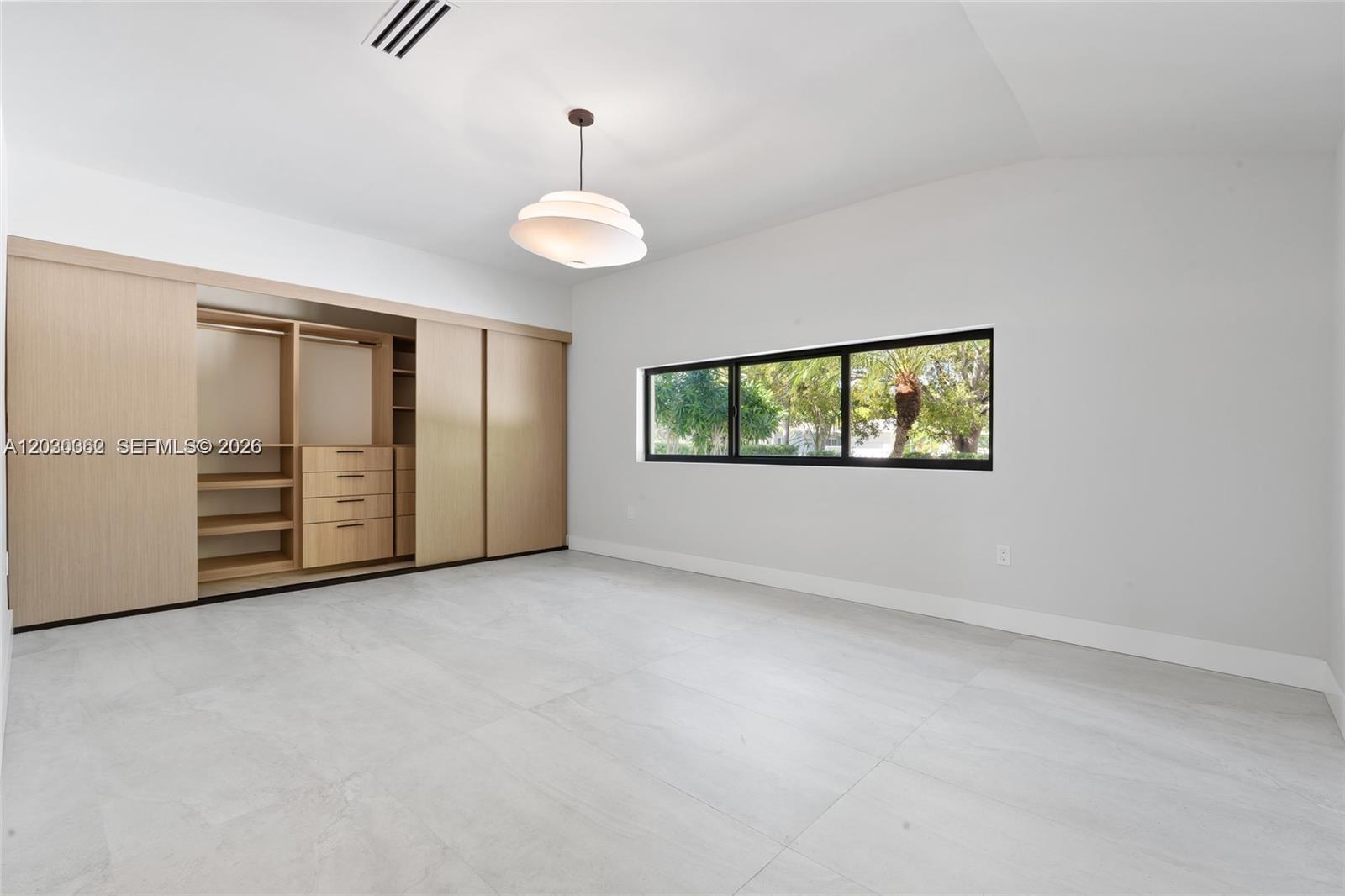550 S Shore Dr, Miami Beach FL 33141