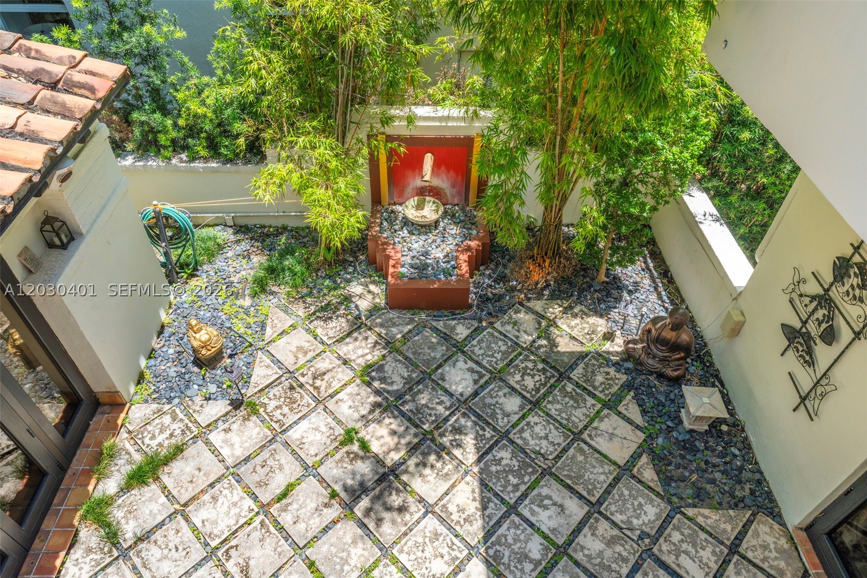 5860 Pine Tree Dr, Miami Beach FL 33140