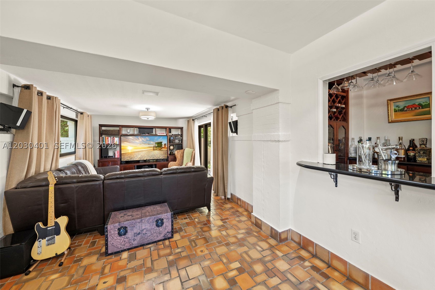 5860 Pine Tree Dr, Miami Beach FL 33140