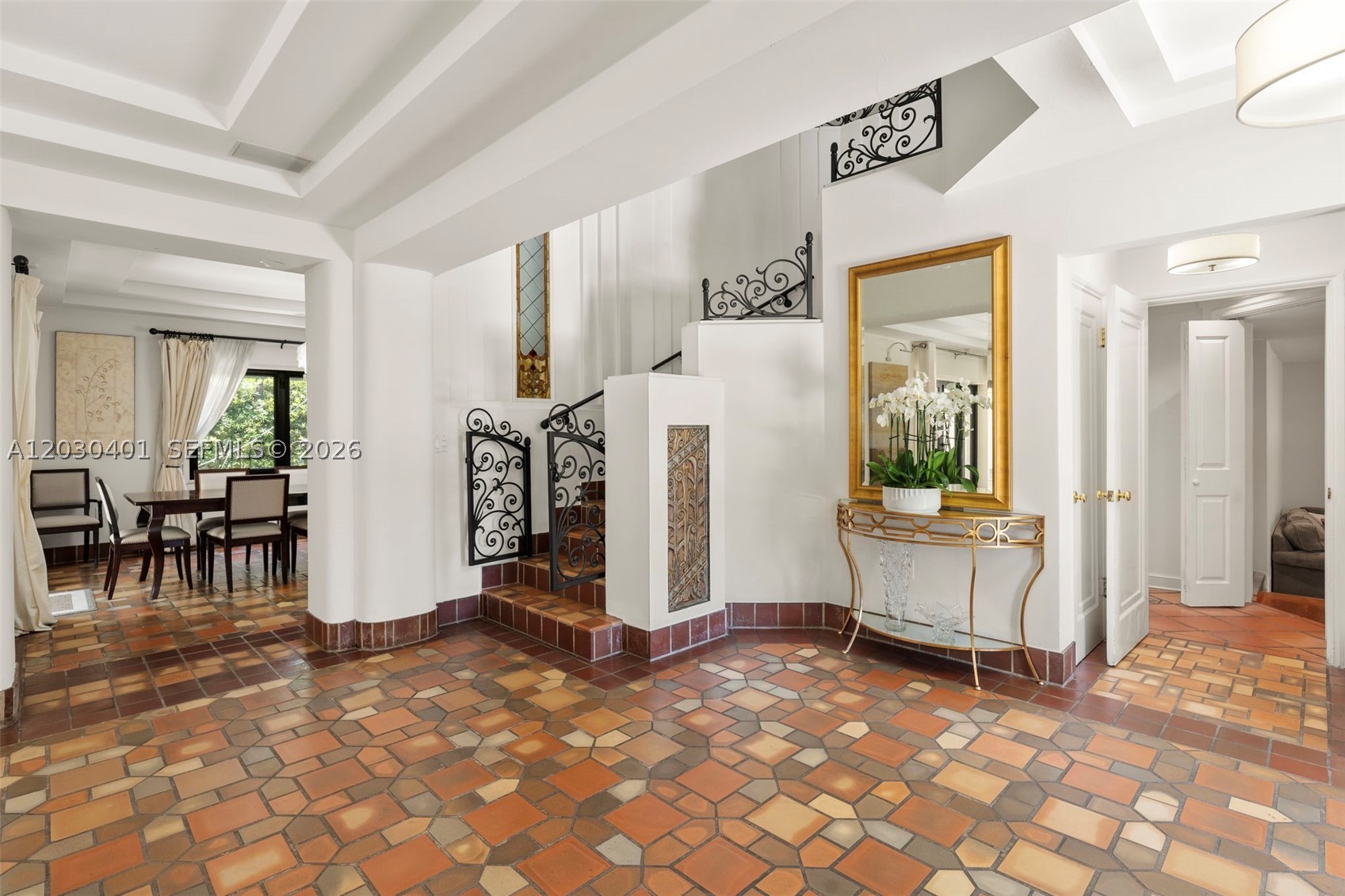 5860 Pine Tree Dr, Miami Beach FL 33140