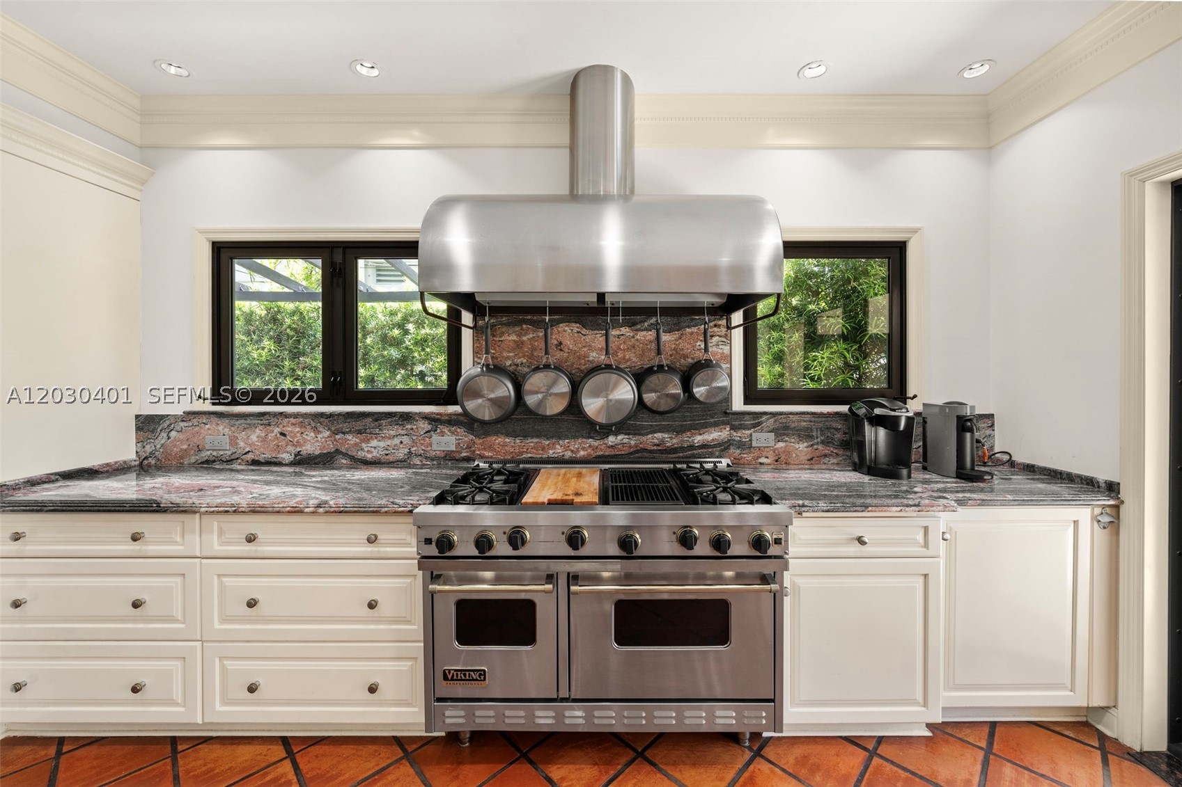5860 Pine Tree Dr, Miami Beach FL 33140