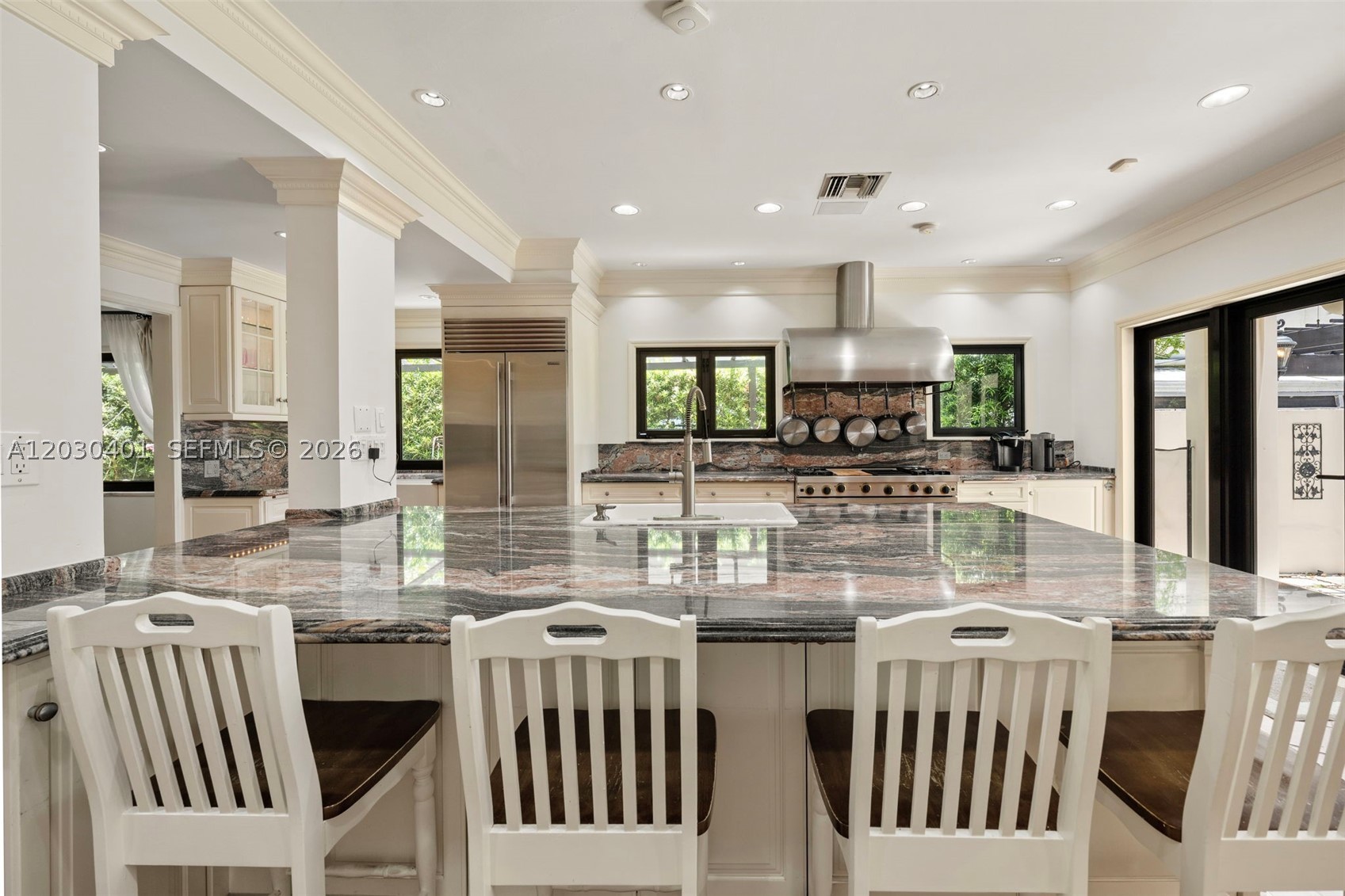 5860 Pine Tree Dr, Miami Beach FL 33140