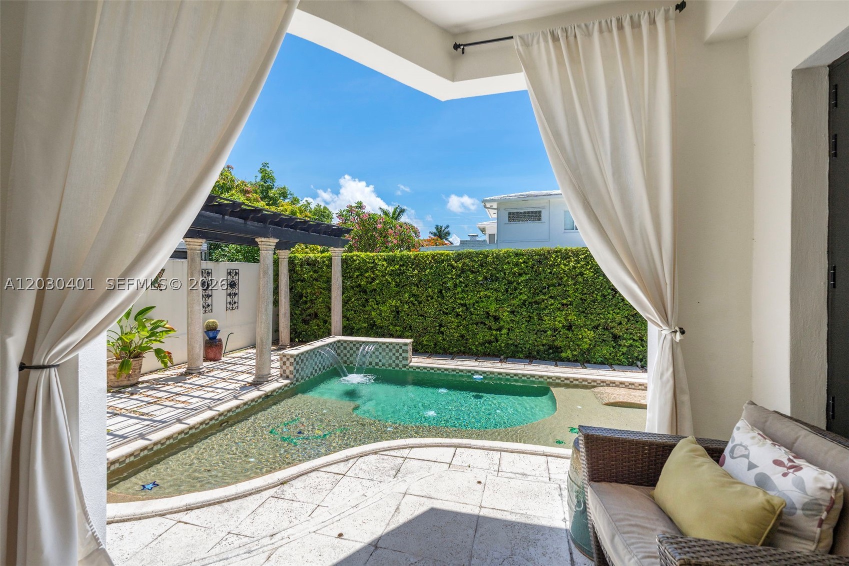 5860 Pine Tree Dr, Miami Beach FL 33140