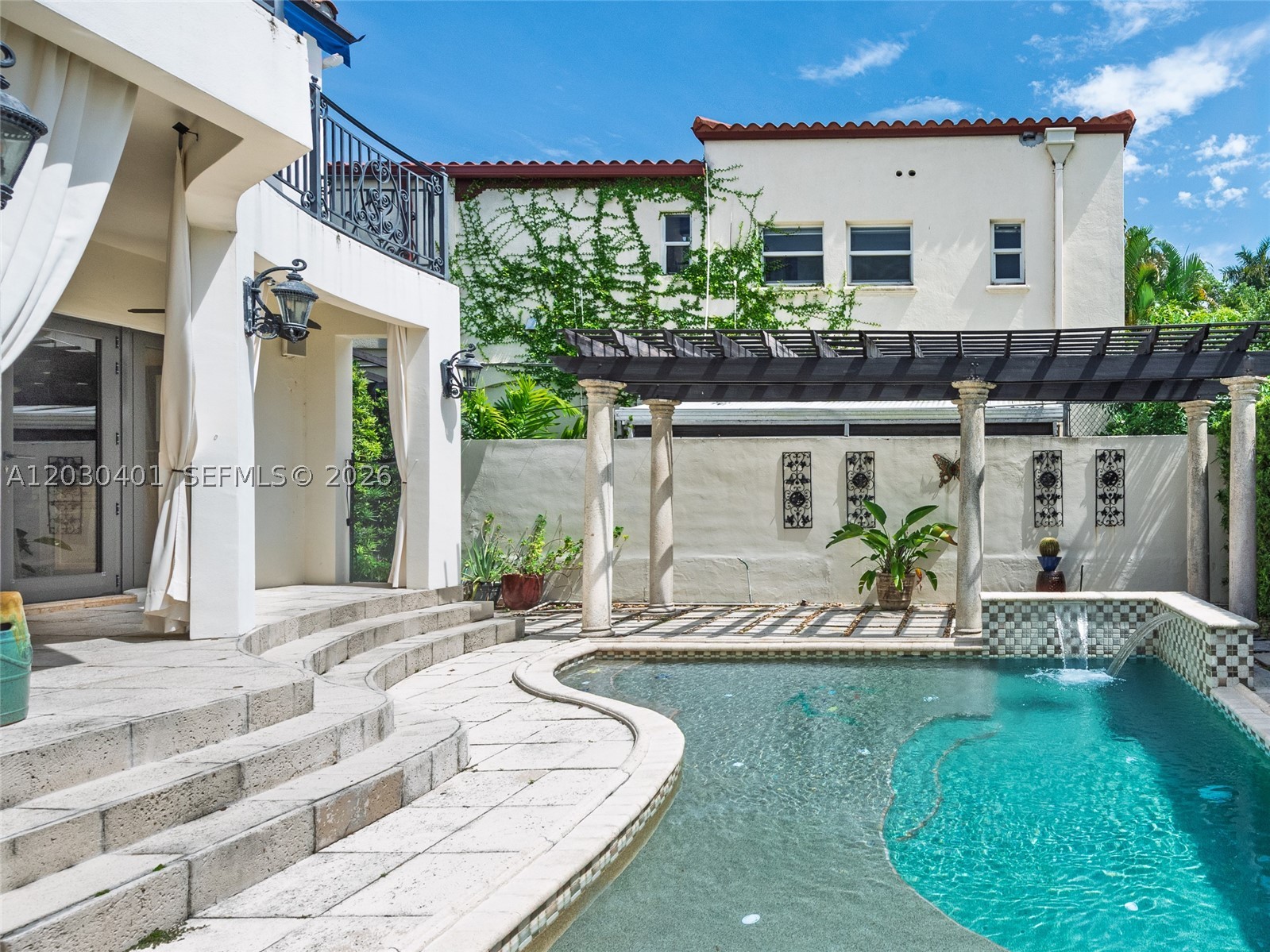 5860 Pine Tree Dr, Miami Beach FL 33140