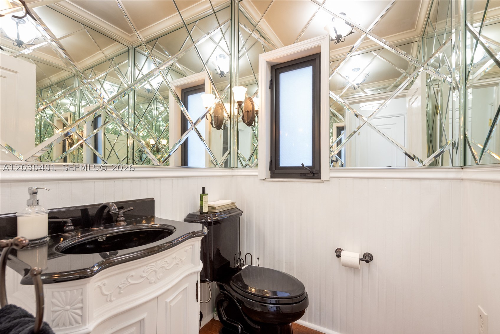5860 Pine Tree Dr, Miami Beach FL 33140