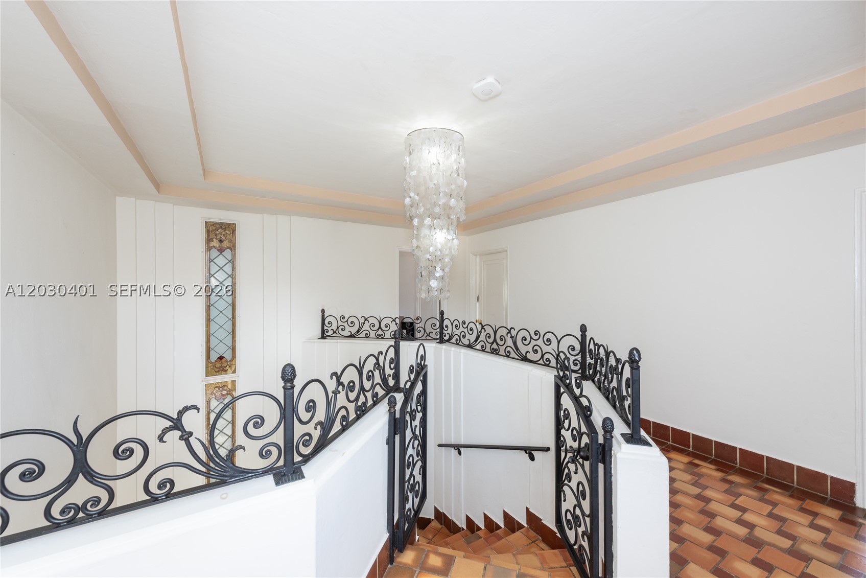 5860 Pine Tree Dr, Miami Beach FL 33140