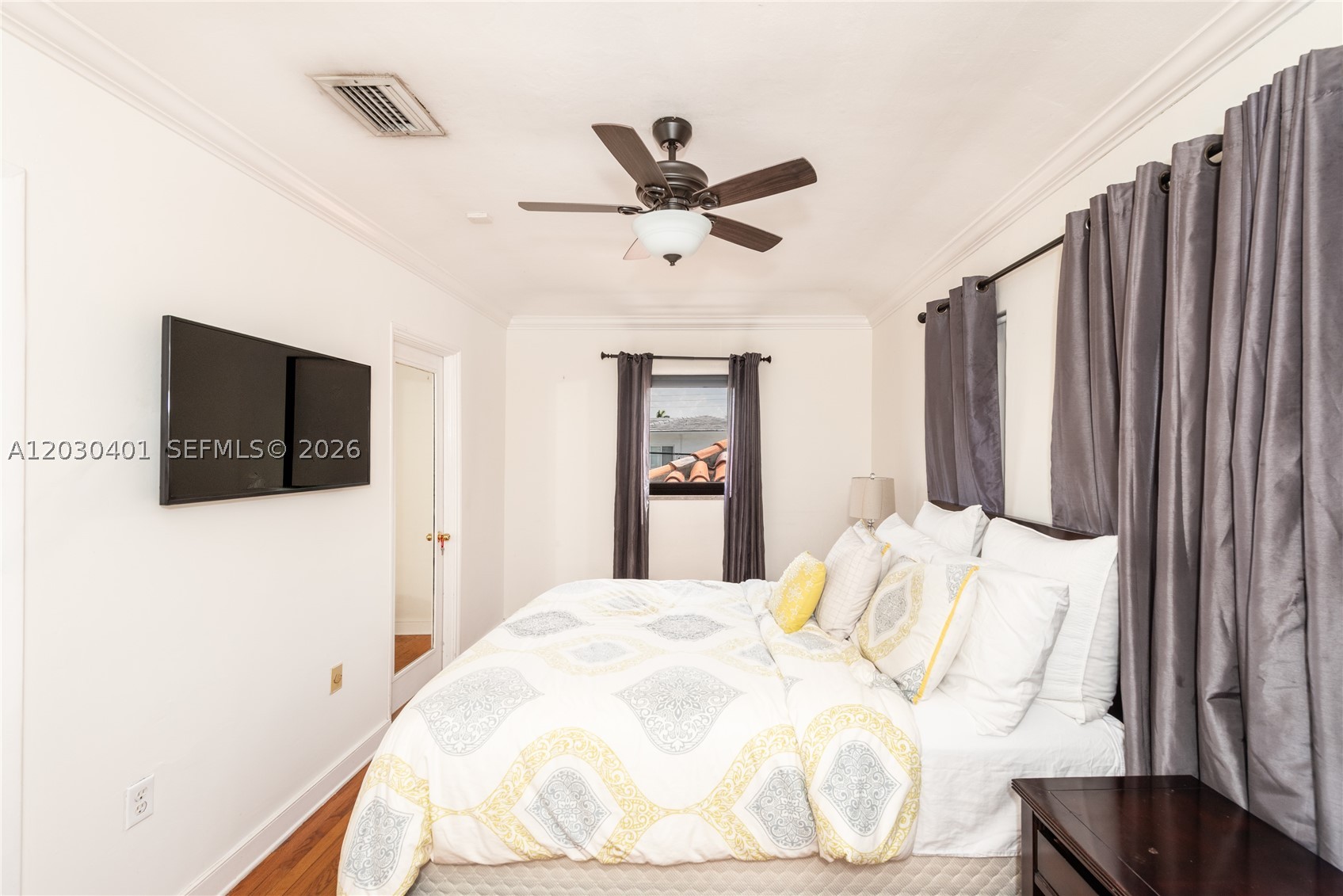 5860 Pine Tree Dr, Miami Beach FL 33140