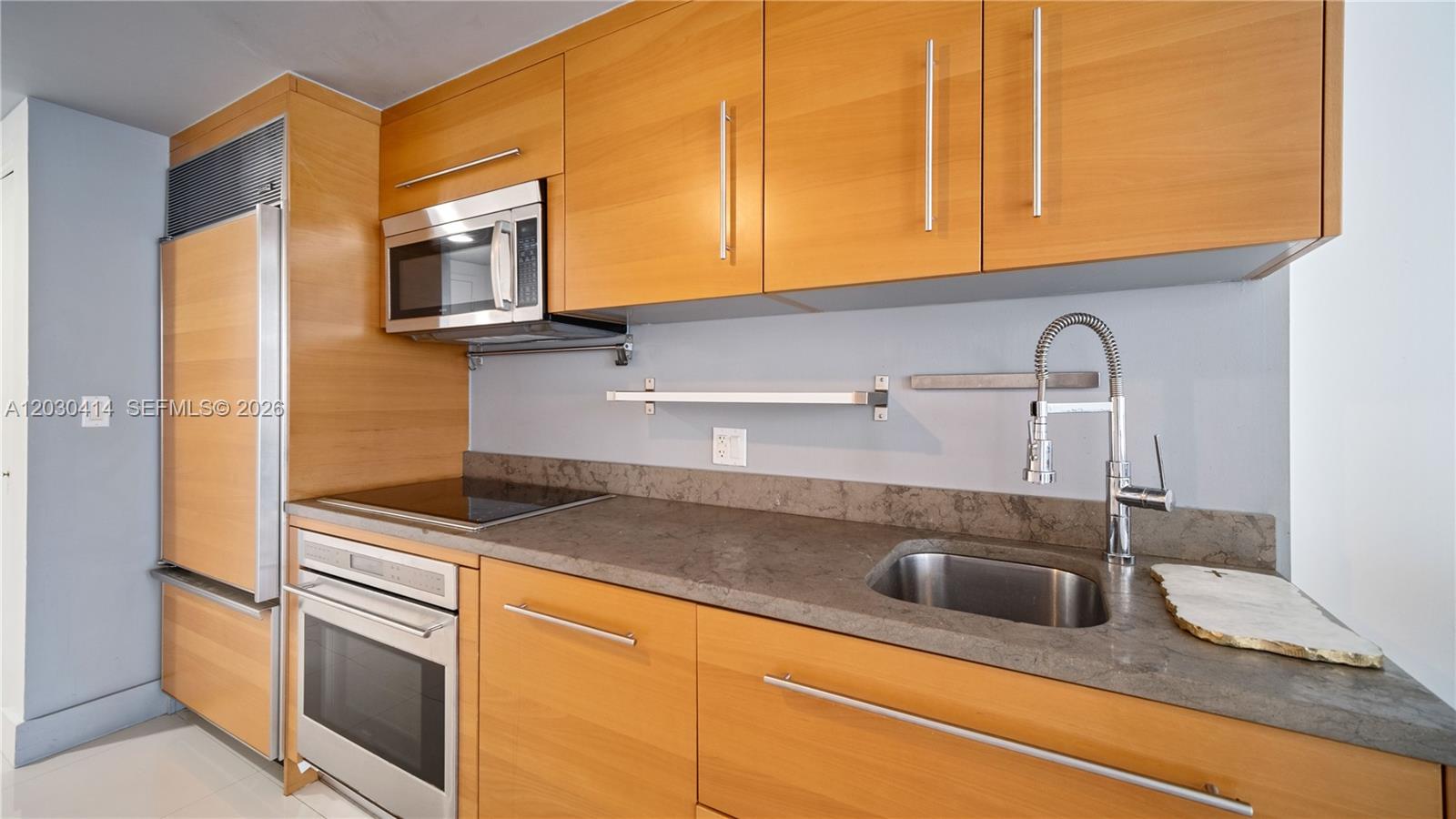 465 Brickell Ave #2704, Miami FL 33131