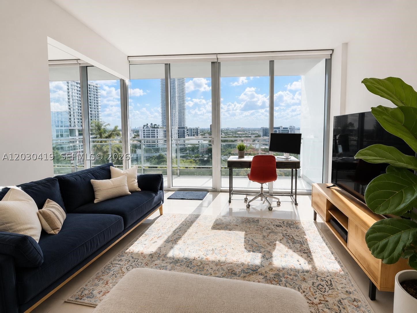92 SW 3rd St #1508, Miami FL 33130