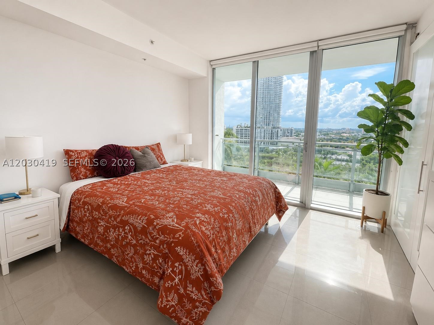 92 SW 3rd St #1508, Miami FL 33130