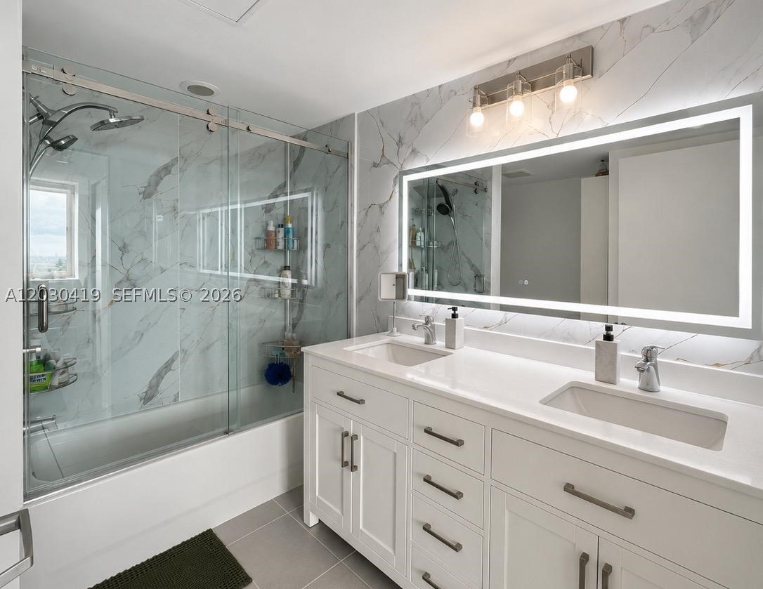 92 SW 3rd St #1508, Miami FL 33130