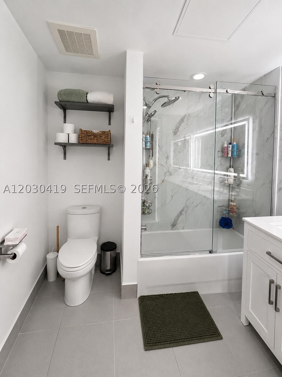 92 SW 3rd St #1508, Miami FL 33130