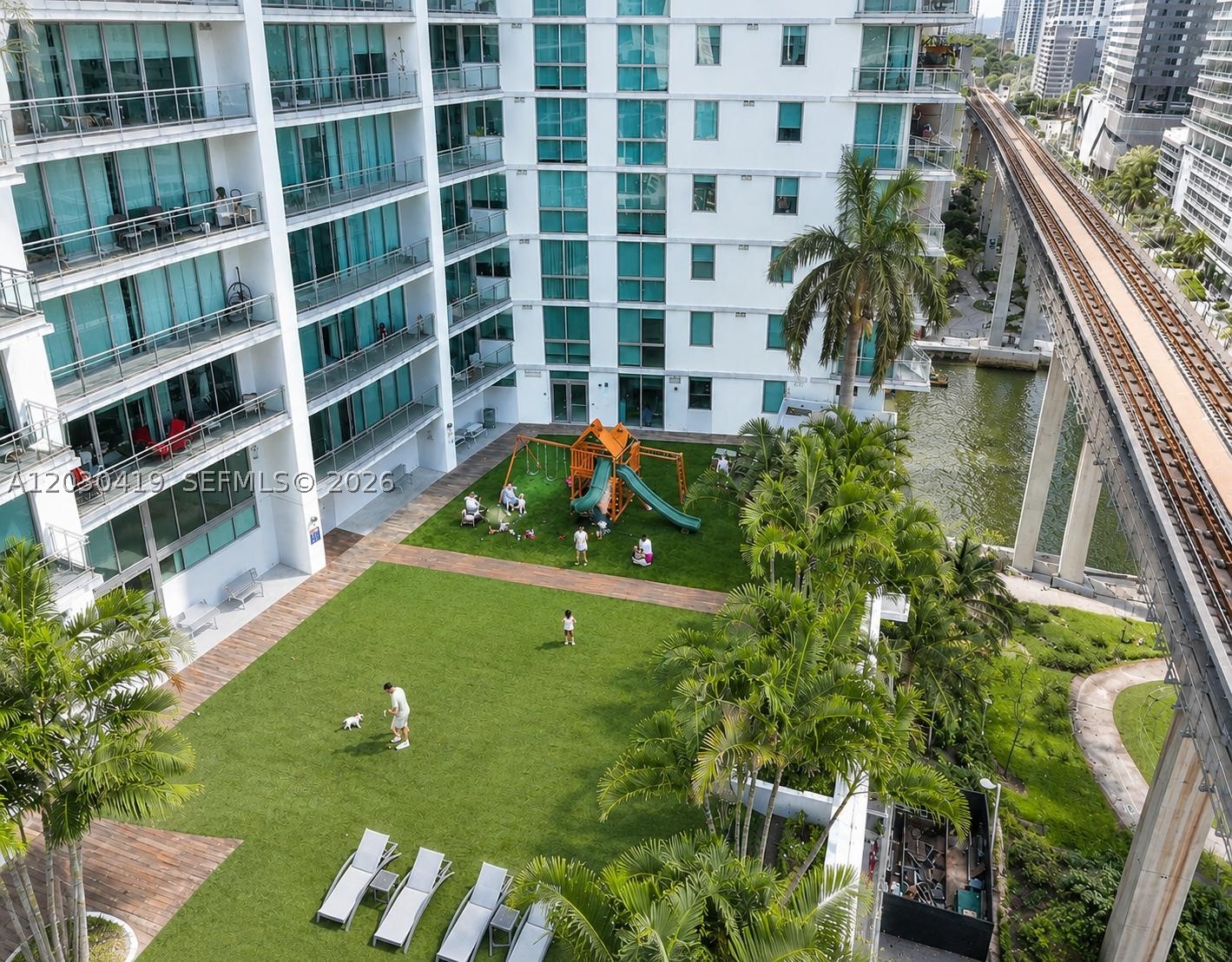 92 SW 3rd St #1508, Miami FL 33130