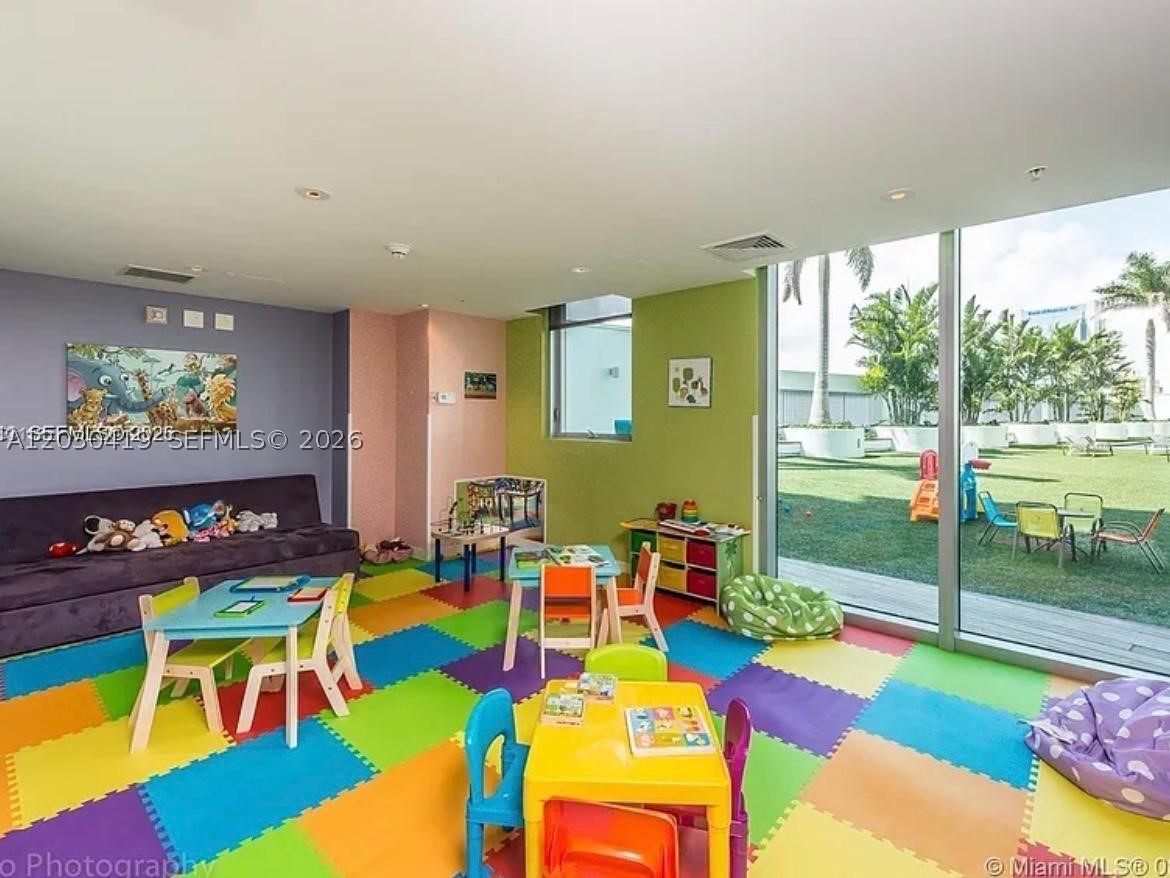 92 SW 3rd St #1508, Miami FL 33130