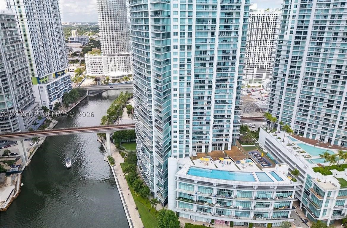 92 SW 3rd St #1508, Miami FL 33130