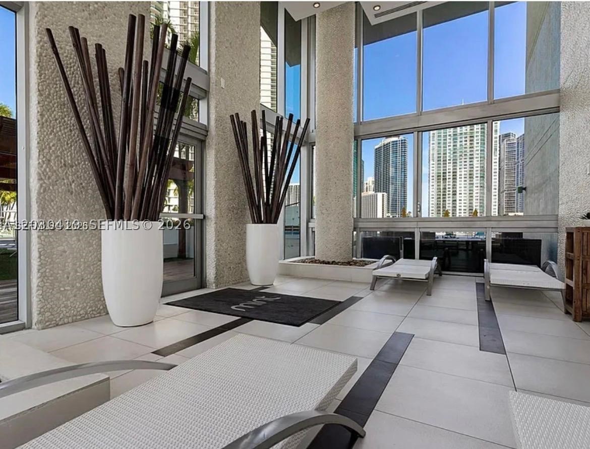 92 SW 3rd St #1508, Miami FL 33130