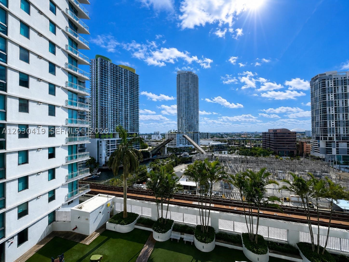 92 SW 3rd St #1508, Miami FL 33130