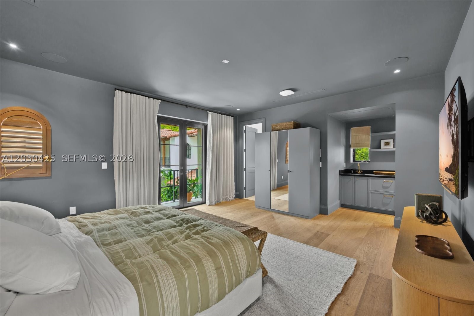 545 San Antonio Ave, Coral Gables FL 33146