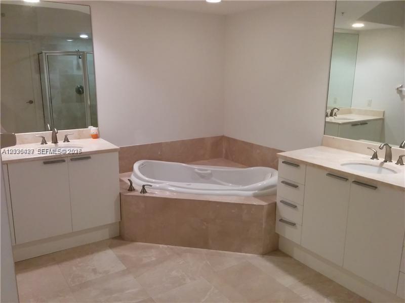 14951 Royal Oaks Ln #1104, North Miami FL 33181