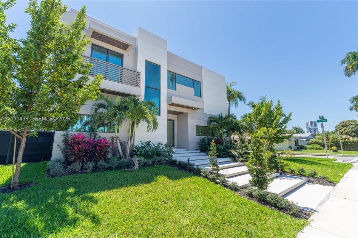 1380 Hollywood Blvd, Hollywood FL 33019