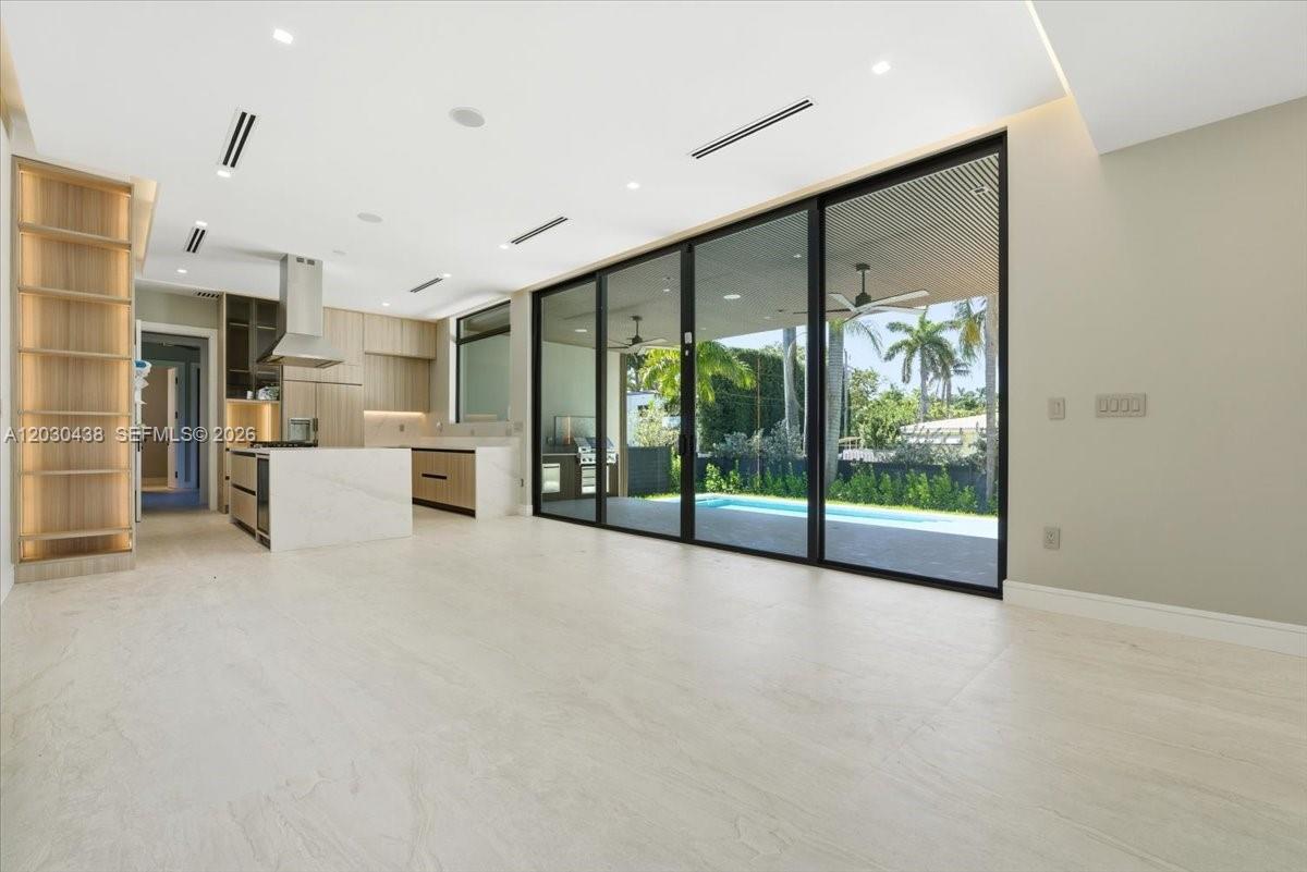 1380 Hollywood Blvd, Hollywood FL 33019