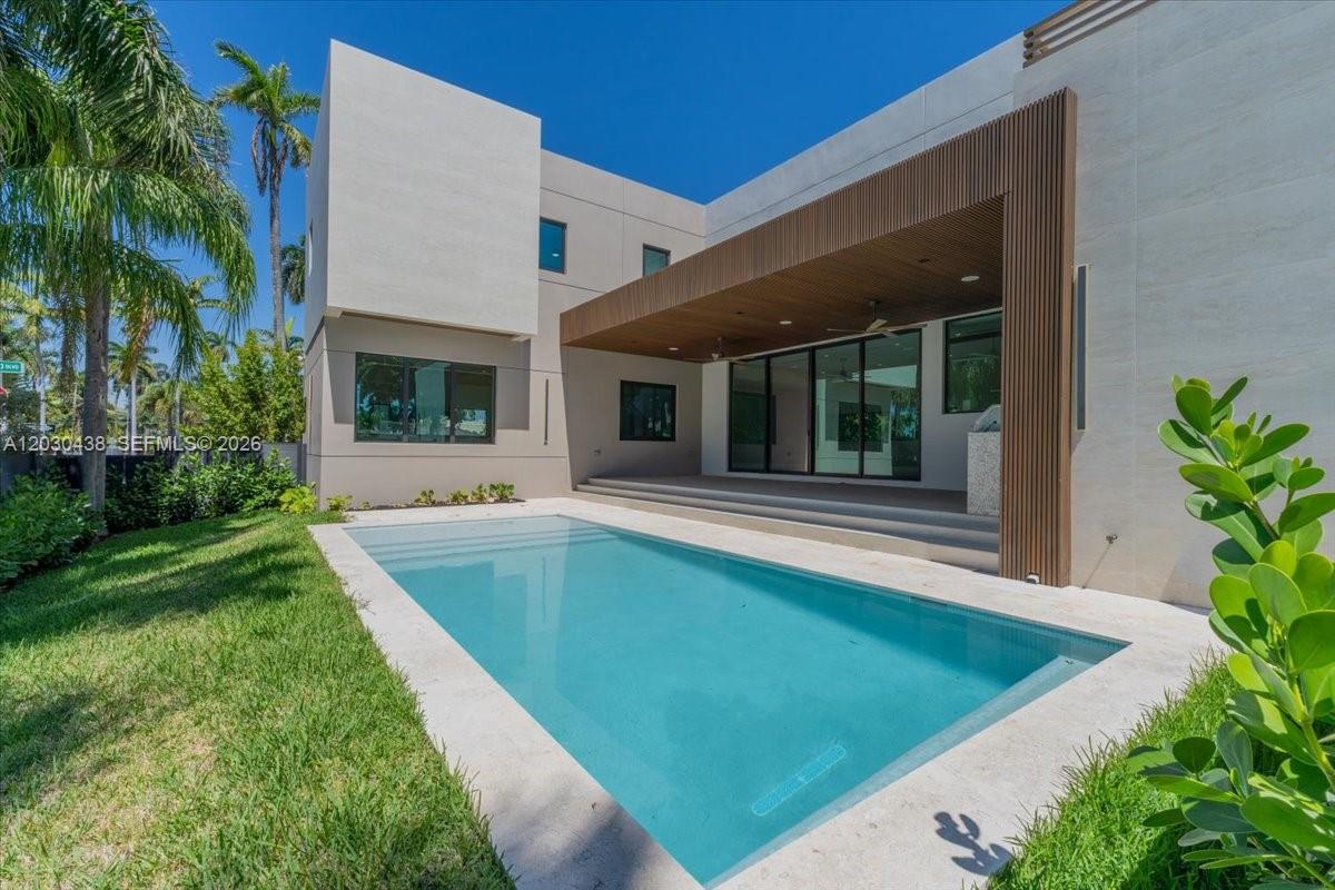 1380 Hollywood Blvd, Hollywood FL 33019