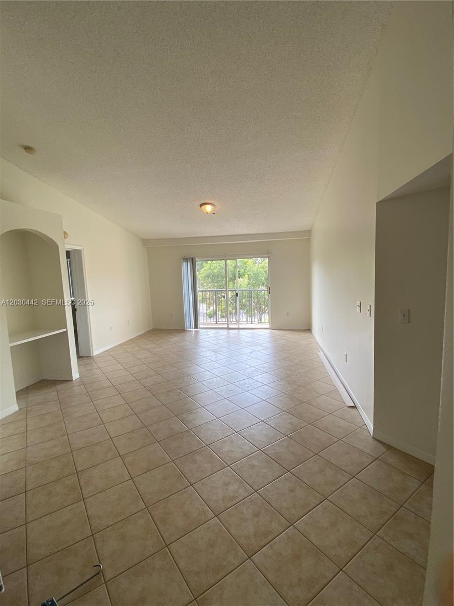 300 N Crestwood Ct N #310, Royal Palm Beach FL 33411