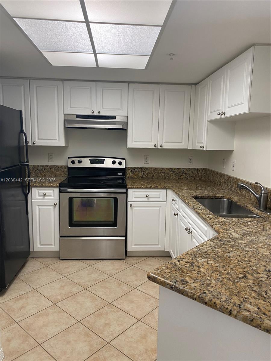 300 N Crestwood Ct N #310, Royal Palm Beach FL 33411