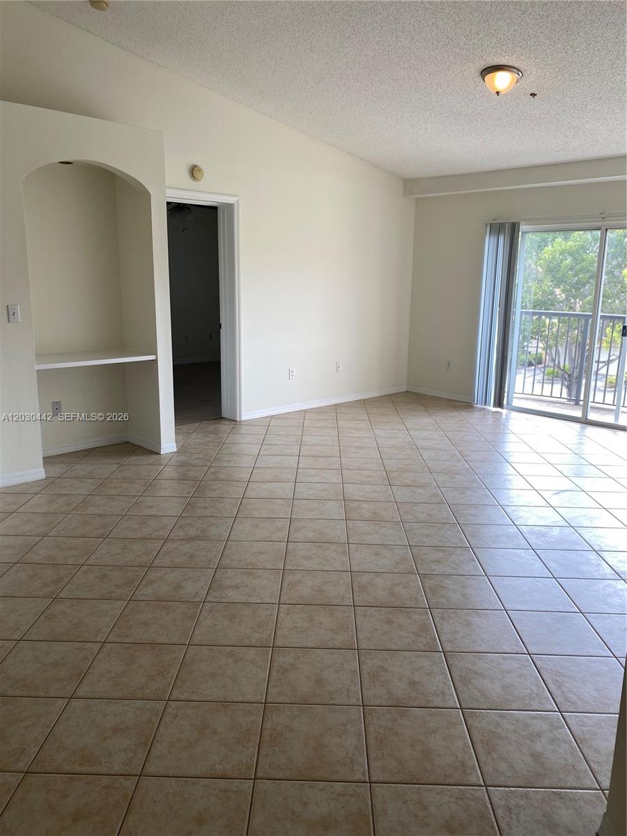 300 N Crestwood Ct N #310, Royal Palm Beach FL 33411