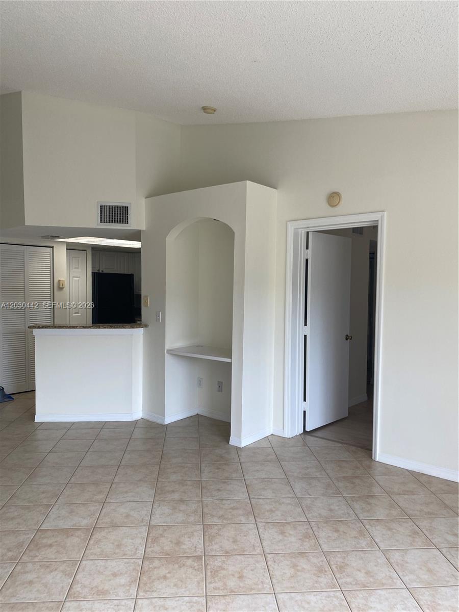 300 N Crestwood Ct N #310, Royal Palm Beach FL 33411