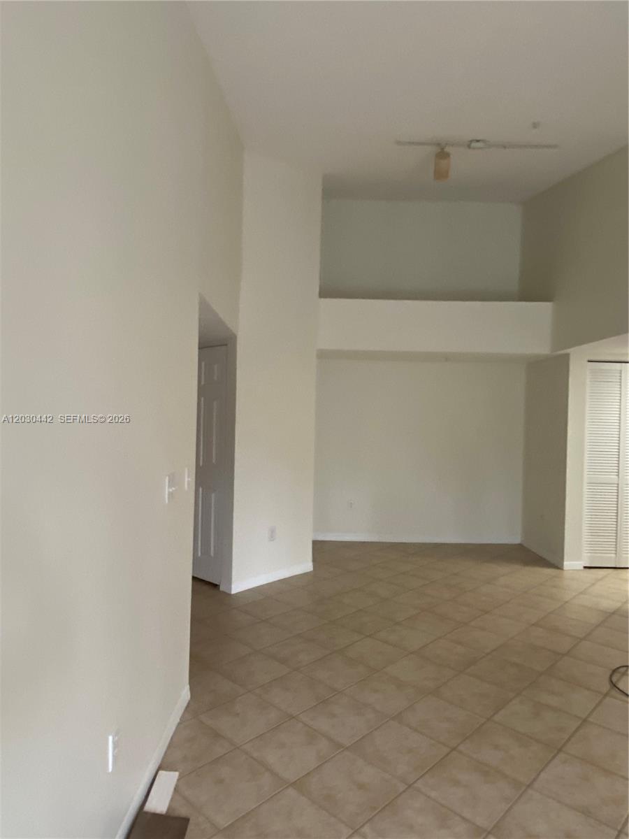 300 N Crestwood Ct N #310, Royal Palm Beach FL 33411
