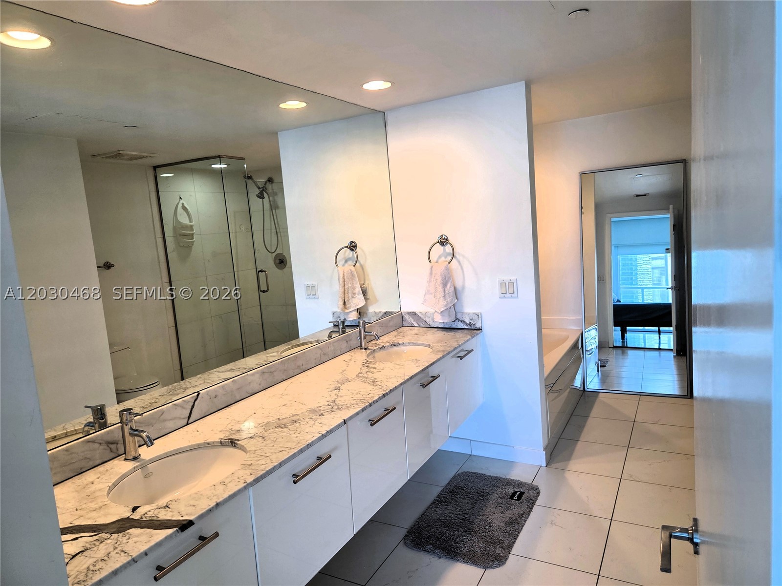500 Brickell Ave #3105, Miami FL 33131