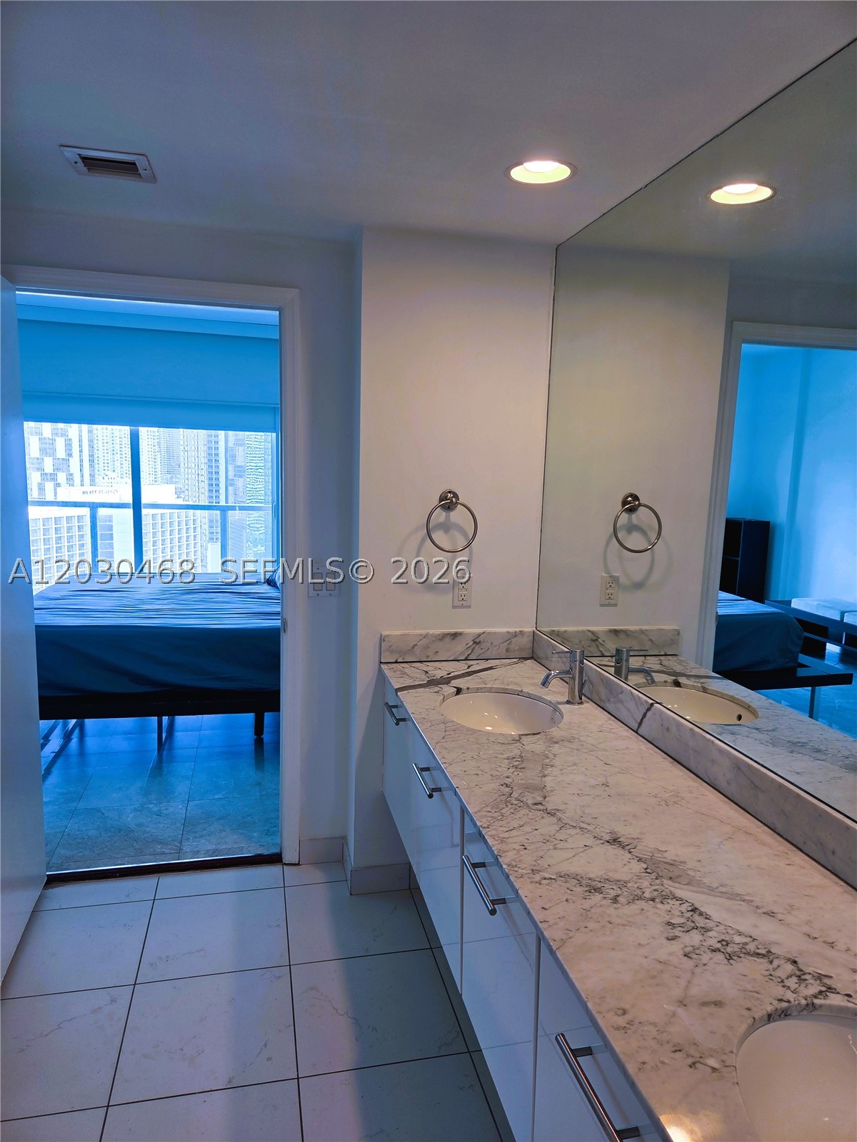 500 Brickell Ave #3105, Miami FL 33131