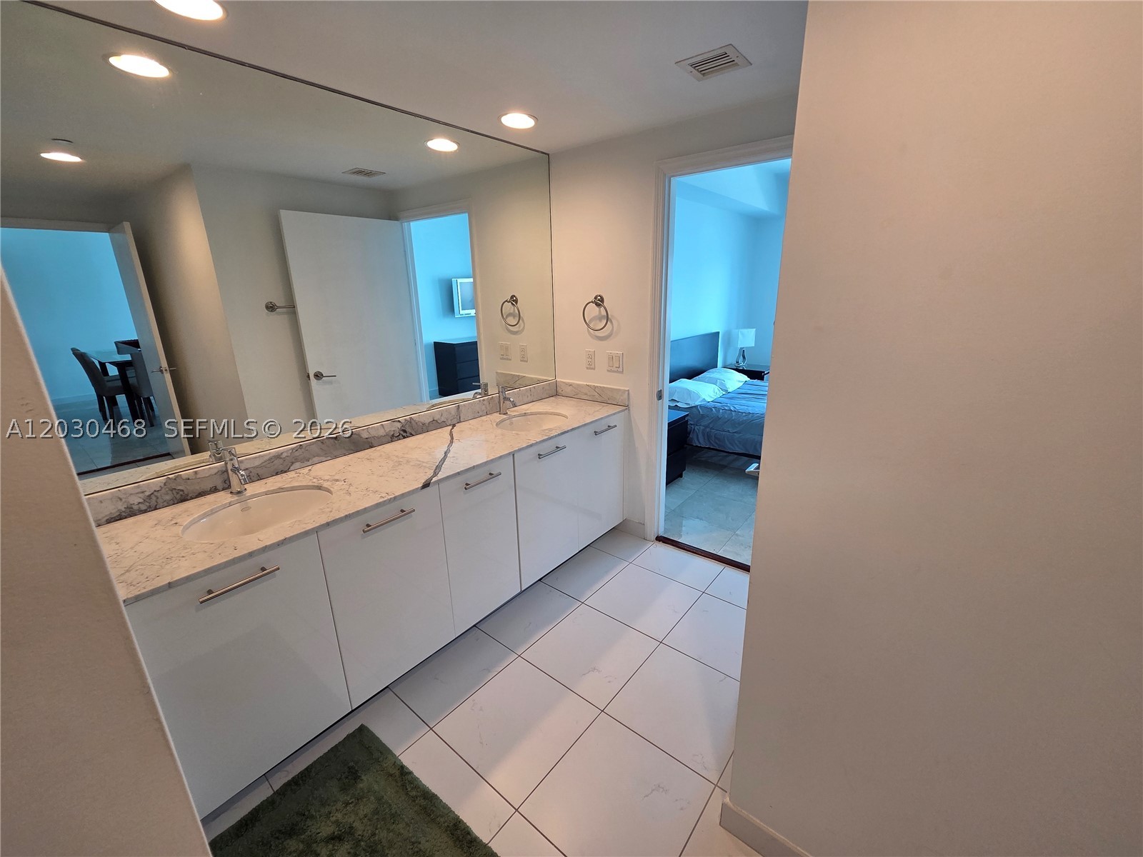 500 Brickell Ave #3105, Miami FL 33131