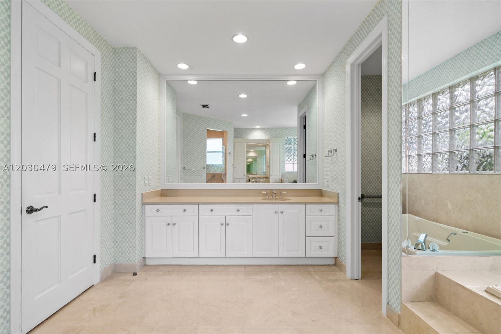 6020 W Suburban Dr, Pinecrest FL 33156