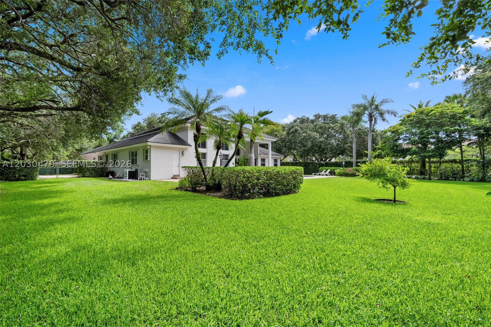 6020 W Suburban Dr, Pinecrest FL 33156